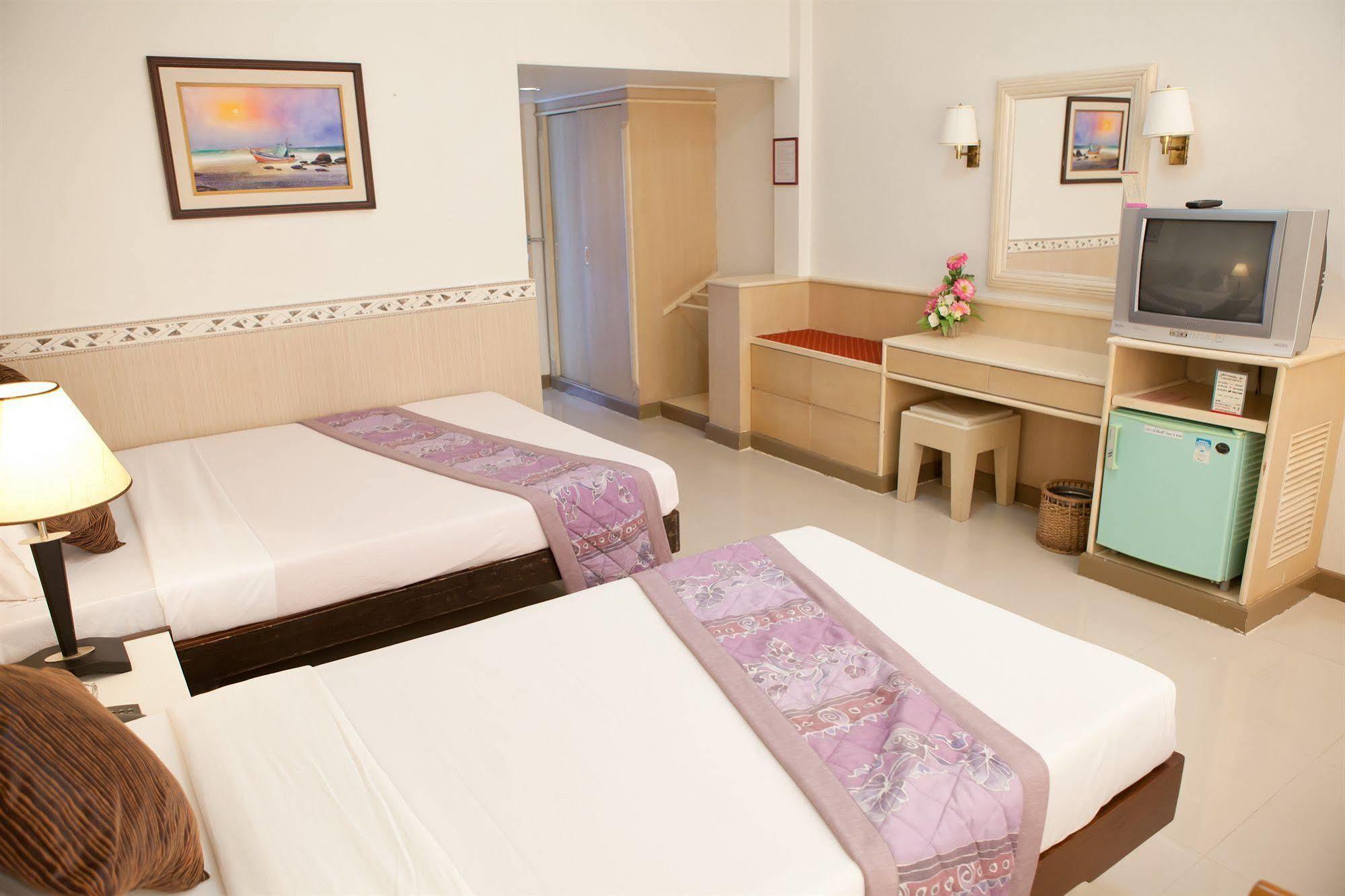 Tanyong Hotel Narathiwat Buitenkant foto