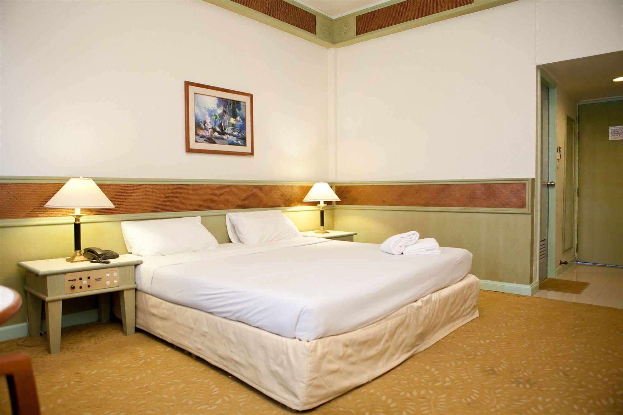 Tanyong Hotel Narathiwat Buitenkant foto